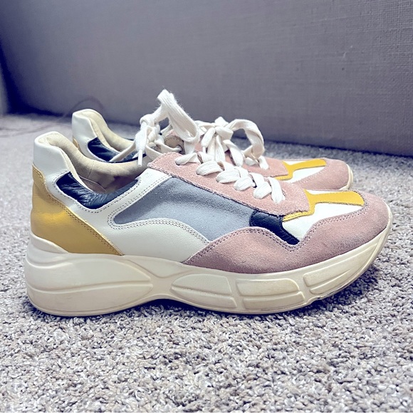 Steve Madden Shoes - Steve Madden suede/leather color black sneakers size 10